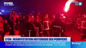 Fête des lumières: une manifestation des pompiers en grève dans le centre de Lyon
