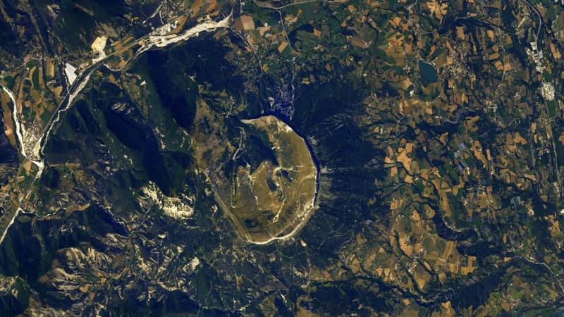 Une photographie des Hautes-Alpes de Thomas Pesquet depuis l'espace.