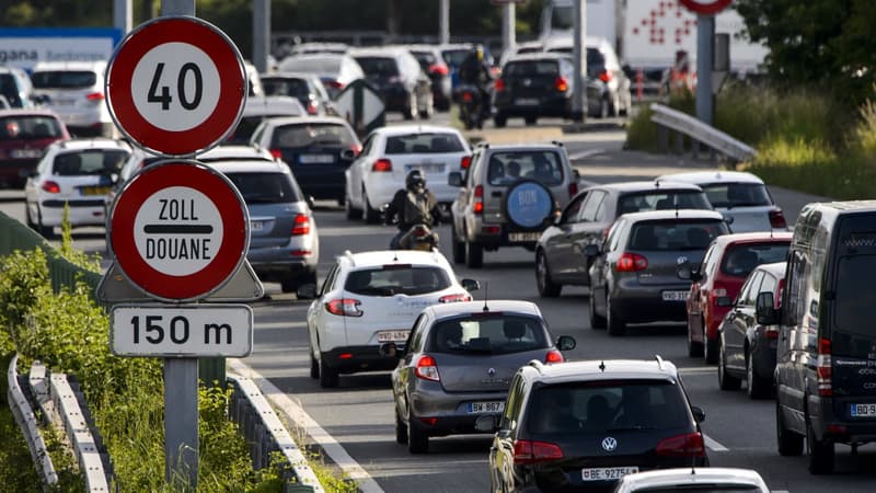 Des embouteillages à la frontière franco-suisse