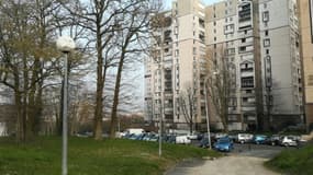 Vue d'une barre d'immeubles de la cité des Tarterêts à Corbeil-Essonnes, le 20 mars 2020 (illustration)