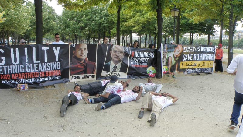 Le 18 juillet 2013, à Paris, des Rohingya manifestent contre la visite de Thein Sein