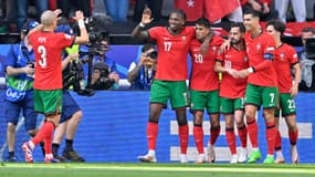 La joie de l'équipe du Portugal après le but de Bernardo Silva, 22 juin 2024