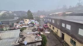 Le cyclone Chido frappe l'île de Mayotte à Mamoudzou, le 14 décembre 2024