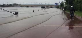 Crue de la Seine : quais inondés - Témoins BFMTV