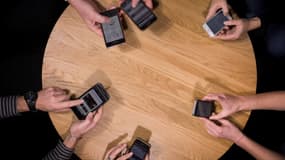Selon plusieurs chercheurs, les smartphones vont, à l'avenir, permettre de nouer un lien continu entre les patients et leurs médecins. (image d'illustration) 