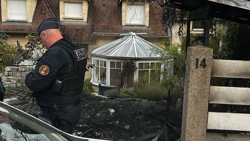 La maison du maire de L'Haÿ-les-Roses après une attaque à la voiture-bélier, le 2 juillet;