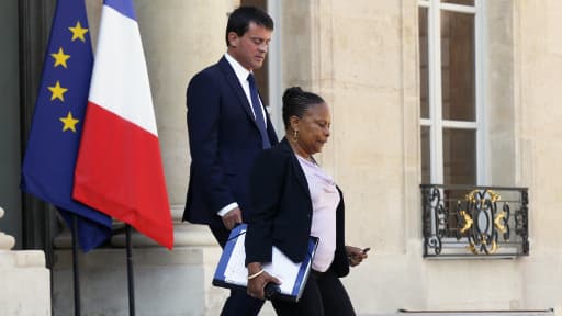 La garde des Sceaux, Christiane Taubira, et Manuel Valls, alors ministre de l'Intérieur, le 30 août 2013 à la sortie de l'Elysée, à Paris