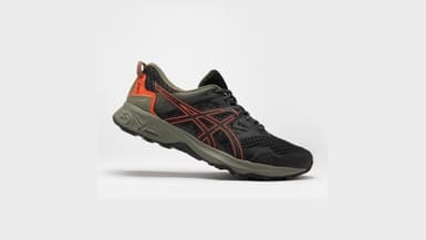 Cette paire de baskets Asics est en promotion et elle est parfaite pour vos runnings