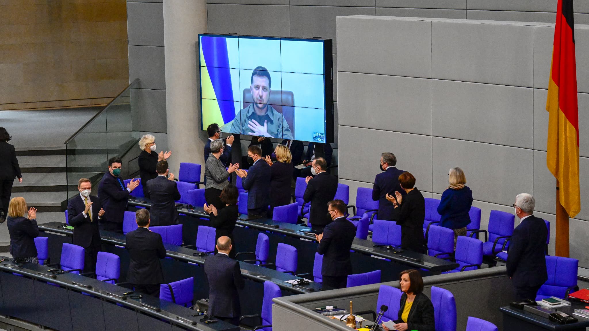 Volodymyr Zelensky s'adresse au Bundestag, le 17 mars 2022.