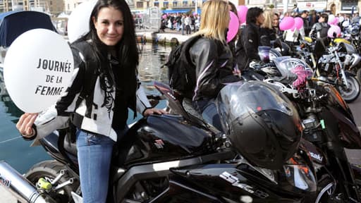 François Hollande a promis plusieurs réformes dont une loi-cadre pour les femmes et un congé parental plus masculin.