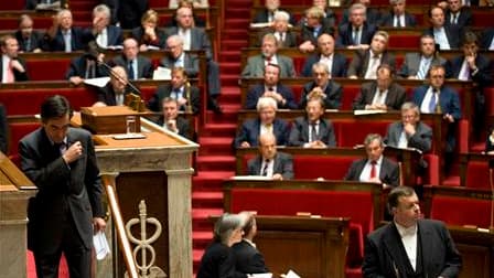 L'opposition de gauche française a rejeté samedi l'appel à l'unité nationale lancé par le Premier ministre François Fillon, ici à l'Assemblée nationale, pour l'adoption de la "règle d'or" inscrivant dans la Constitution l'objectif d'équilibre des finances