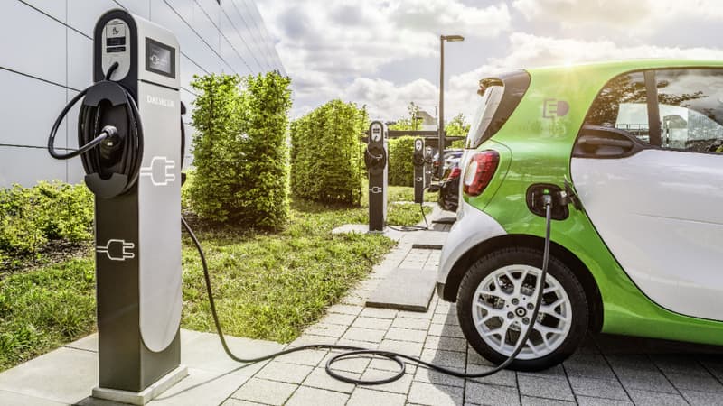 Le bilan carbone des voitures électriques est forcément moins vert en prenant en compte leur production et celle des batteries.