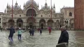  Venise submergée par une importante "acqua alta"
