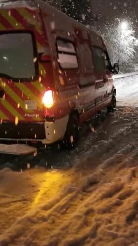 Neige Isère pompier bloques - Témoins BFMTV