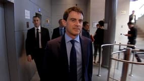 Le Premier ministre Manuel Valls, à son arrivée ce jeudi dans les locaux de RMC et BFMTV.