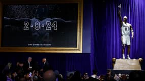 La statue de Kobe Bryant dévoilée par les Los Angeles Lakers, le 8 février 2024
