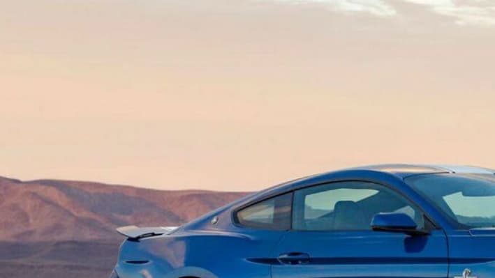 Cette nouvelle Super Snake porte fièrement ses deux nouvelles prises d'air sur le capot. Cette nouvelle Super Snake porte fièrement ses deux nouvelles prises d'air sur le capot.