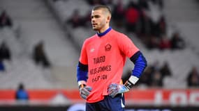 Lille-OL : Lucas Chevalier à l'échauffement
