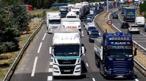 Le gouvernement veut taxer les poids lourds étrangers. 