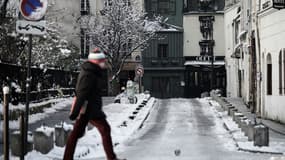 La neige pourrait tenir au sol mercredi. - Philippe LOPEZ / AFP