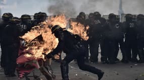 Trois CRS ont été blessés dont l'un sérieusement lors de heurs qui ont éclaté dans la manifestation du 1er mai. 