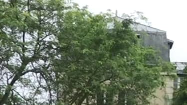 Présence des pompiers au futur centre d'accueil des migrants à Forges-les-Bains dans l'Essonne.