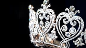 Photo d'un diadème présenté à l'Hôtel de la Marine à Paris lors de l'exposition les "Joyaux dynastiques" du 10 décembre 2025 au 6 avril 2026. 