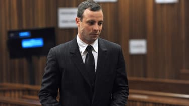 Le champion paralympique sud-africain Oscar Pistorius, qui a tué sa petite amie par balles en 2013, a officiellement saisi la Cour constitutionnelle, la plus haute juridiction du pays, pour contester sa condamnation en appel pour meurtre - Lundi 11 janvier 2016