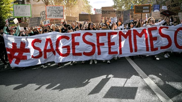 Manifestation des sages-femmes le 7 octobre 2021 à Paris