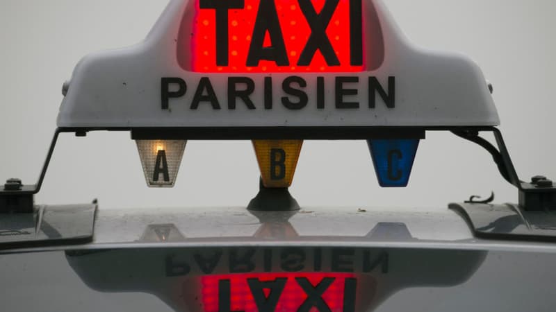 Ce "forfait taxi" doit permettre un meilleur accueil des touristes à Paris. 