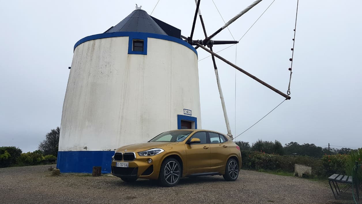 Pour dévoiler le X2, BMW a choisi la municipalité de Santiago do Cacém (Portugal), dans l'arrière pays lisboète.