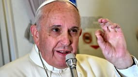 Le pape François a défendu lundi "une paternité responsable".
