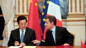 A l'occasion de la visite à Paris du président chinois Hu Jintao et de sa rencontre avec Nicolas Sarkozy, des grandes entreprises françaises, dont Airbus, Areva ou Total, ont signé des contrats et accords avec des entreprises chinoises pour 20 milliards d