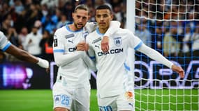 Mason Greenwood félicité par Adrien Rabiot lors de la victoire de l'OM au Vélodrome, 27 avril 2025