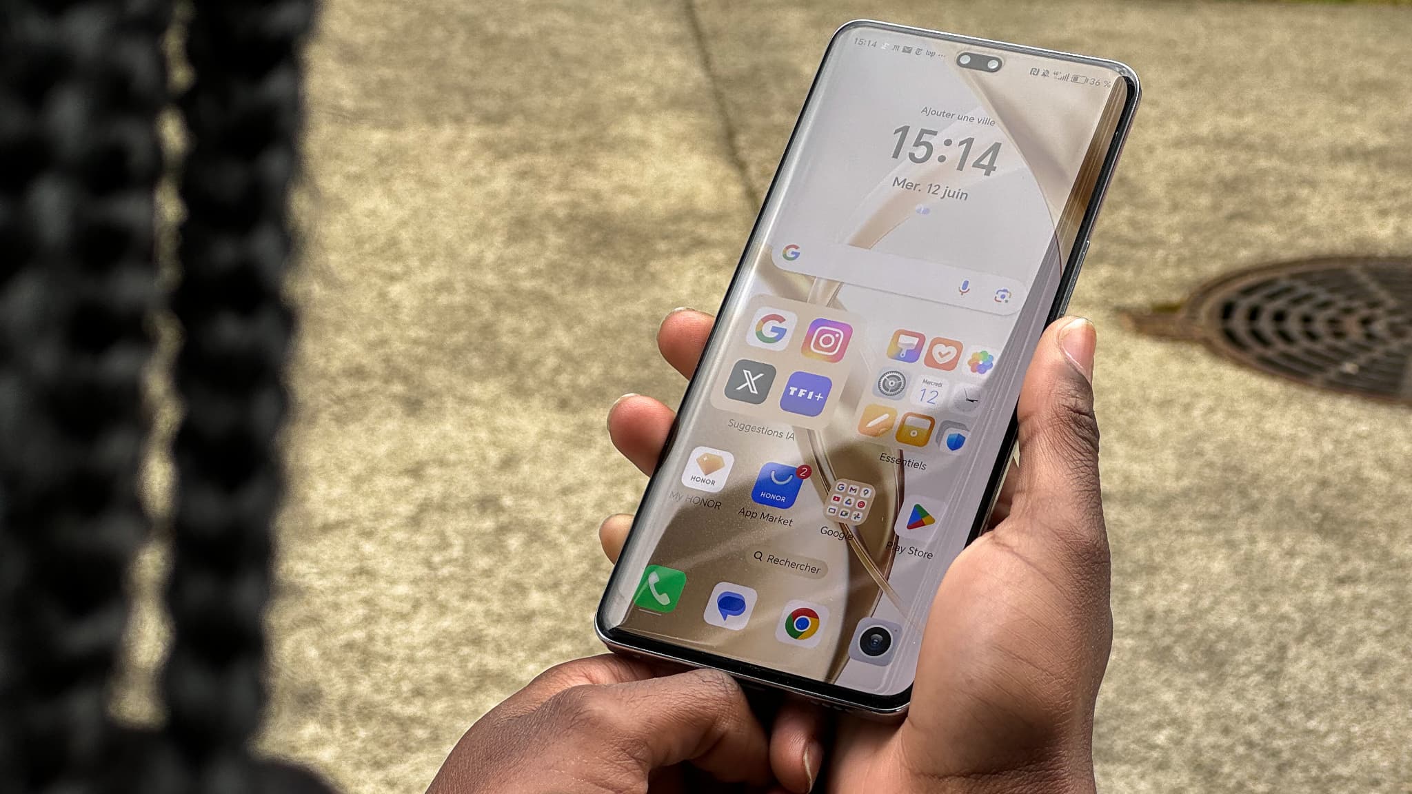 Alimenté par un Snapdragon 8s Gen 3, le Honor 200 Pro propose des suggestions intelligentes.