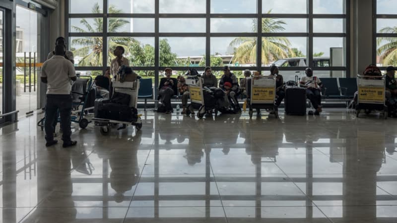 "On ne savait pas ce qu’il se passait à l'extérieur": des Français bloqués en Tanzanie témoignent après leur retour