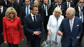 Brigitte et Emmanuel Macron aux côtés de Charles III et Camilla, le 21 septembre 2023 à Paris. 