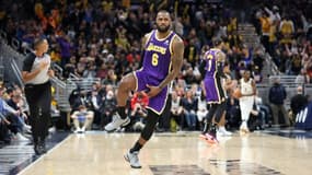 LeBron James lors du match des  Los Angeles Lakers contre les Indiana Pacers en NBA à Indianapolis, le 24 novembre 2021