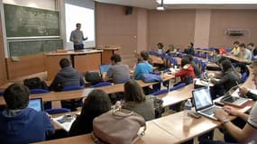 A l'Essec, les cours sont dispensés en anglais depuis une  vingtaine d'années dans certaines matières.