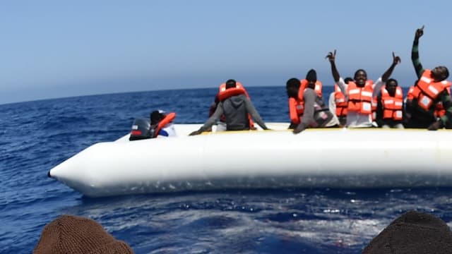 Des migrants secourus au large de la Libye le 24 mai 2016.