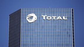 Total a affirmé lundi avoir pris toutes les précautions en son pouvoir pour éviter d'acheter du brut irakien en contravention du programme "Pétrole contre nourriture" mis en place par l'Onu dans l'Irak de Saddam Hussein, dans la cadre du procès des ramifi
