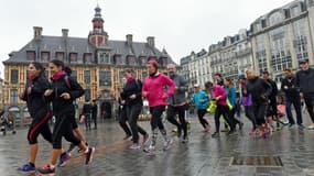 Des coureurs font un jogging à Lille, le 4 novembre 2017, en hommage à Alexia Daval. 
