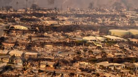 Vue aérienne du quartier huppé de Pacific Palisades, au nord-ouest de Los Angeles, dévasté par les flammes