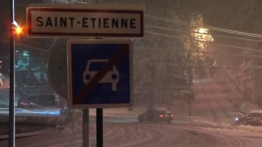 Saint-Etienne s'est réveillé sous la neige