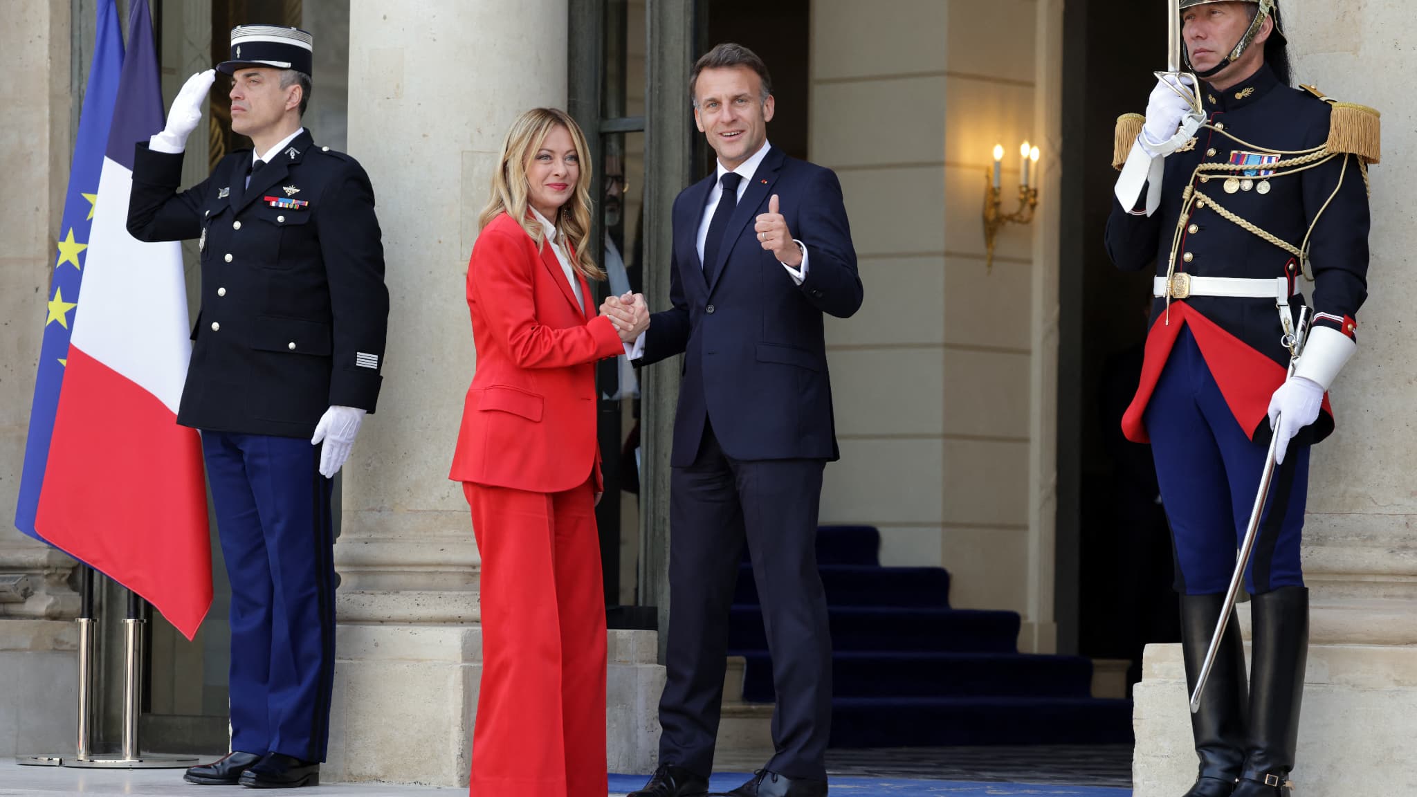 La Première ministre italienne Giorgia Meloni accueillie à l'Elysée par Emmanuel Macron le 17 avril pour une réunion sur le détroit d'Ormuz. 