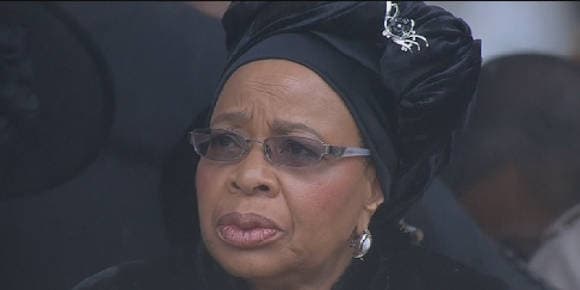 Graça Machel, l'épouse de Nelson Mandela. Graça Machel, l'épouse de Nelson Mandela.