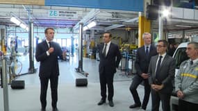 "On n'est pas là pour faire le show..." Macron répond à un salarié de l'usine Renault de Maubeuge