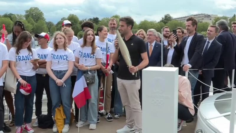 À un an des JO, suivez la parade d'athlètes français sur la Seine