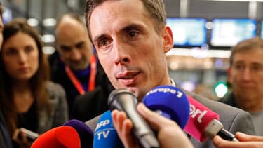 "C'est à la main de la maire de Paris", affirme Jean-Baptiste Djebbari