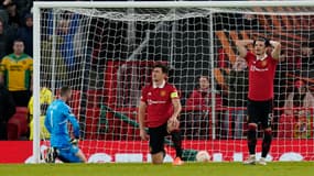 Harry Maguire, un genou au sol après son caca face au FC Séville (2-2), le 13 avril en quart de finale aller de la Ligue Europa